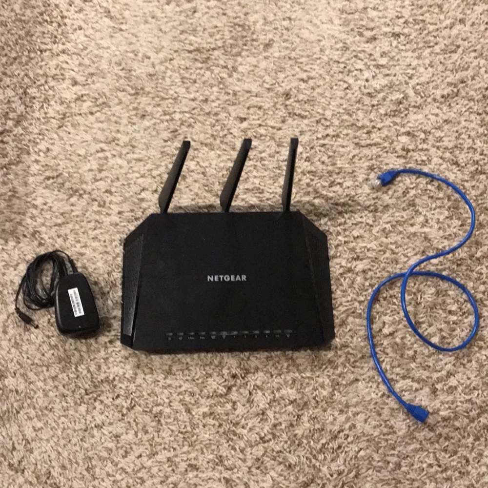 Netgear Nighthawk AC1750 Smart WiFi Router model:R6700v2